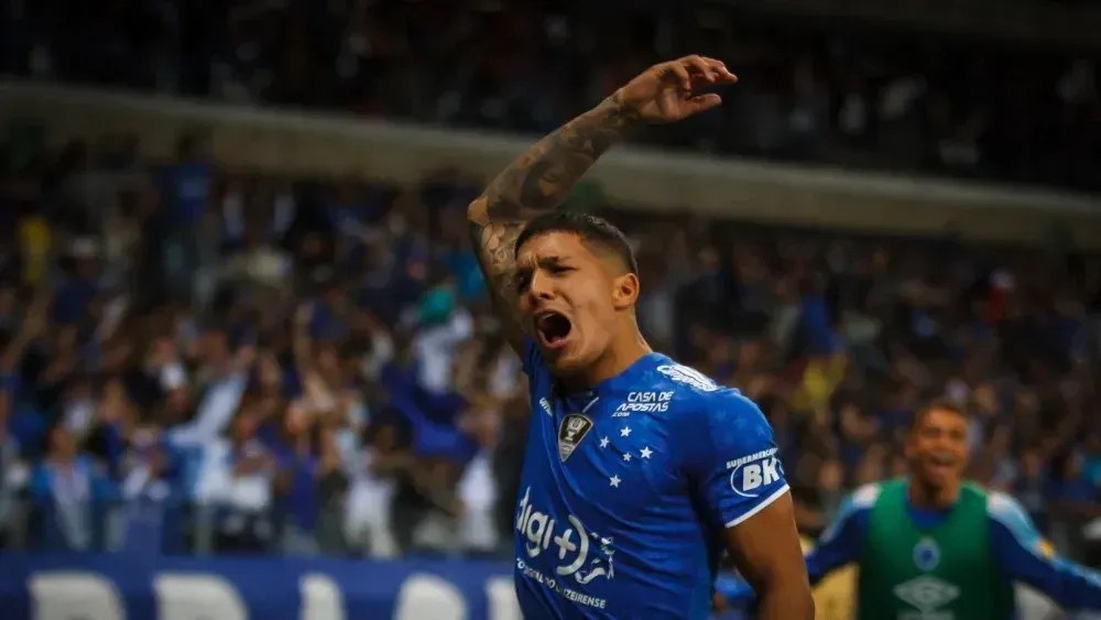 Lucas Romero volta ao Cruzeiro após quatro anos