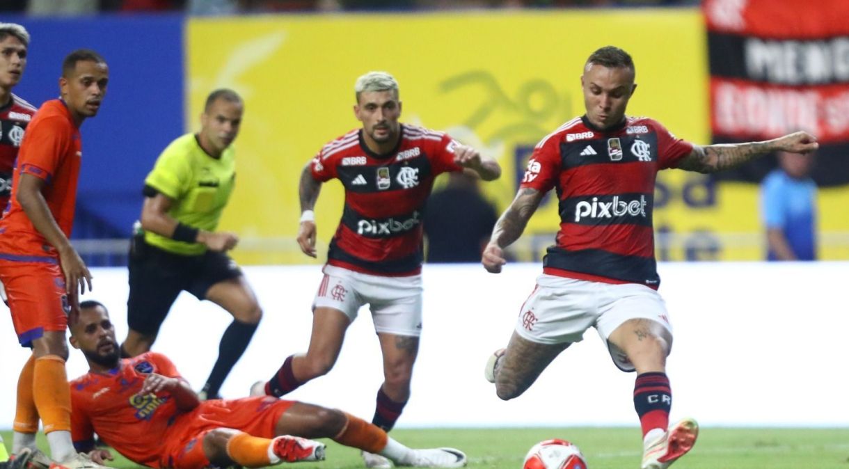 Flamengo estreia com o pé direito no Carioca. Goleada de 4 a 0 sobre o Audax com gols de Léo Pereira, Pedro, Cebolinha e Varela