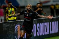 Com gols de Bruno Henrique e Gabigol, Flamengo vence o Sampaio Corrêa no Carioca