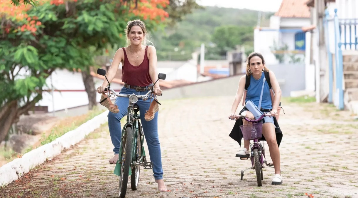 Ingrid Guimarães e Tata Werneck estrelam a comédia brasileira "Minha Irmã e Eu"
