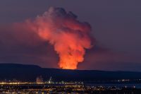 Lava atinge cidade após erupção vulcânica na Islândia