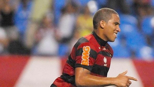 Jael, o Cruel, atuou pelo Flamengo e agora assinou com o Água Santa