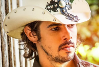 Cantor sertanejo João Carreiro morre aos 41 anos após cirurgia no coração