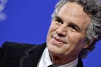 Mark Ruffalo revela retirada de tumor do cérebro