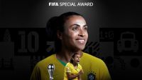 Marta é homenageada pela Fifa e fala em jogar Olimpíadas de Paris