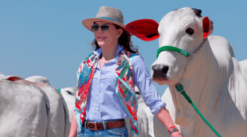 Um dos maiores produtores de soja e pecuária do Brasil, o Grupo Mônica é referência do setor e tem grande responsabilidade pelo melhoramento genético do gado Nelore, elevando os padrões agropecuários.