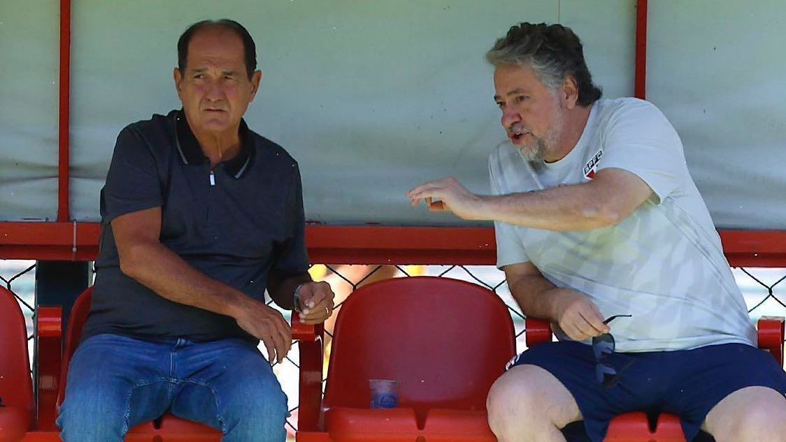 Muricy Ramalho e Julio Casares durante treino do São Paulo no CT da Barra Funda