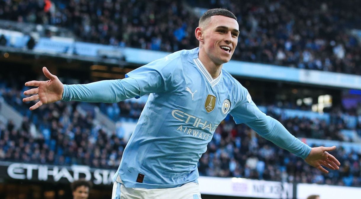 Phil Foden comemora gol pelo Manchester City