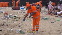 Comlurb recolhe 969 toneladas de lixo de ruas e orlas do Rio após o réveillon