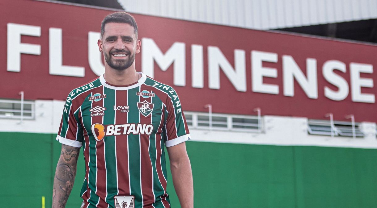 Renato Augusto veste a camisa do Fluminense