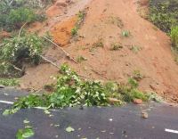 Com bloqueio na serra, descida para o litoral norte de SP leva mais de 7 horas