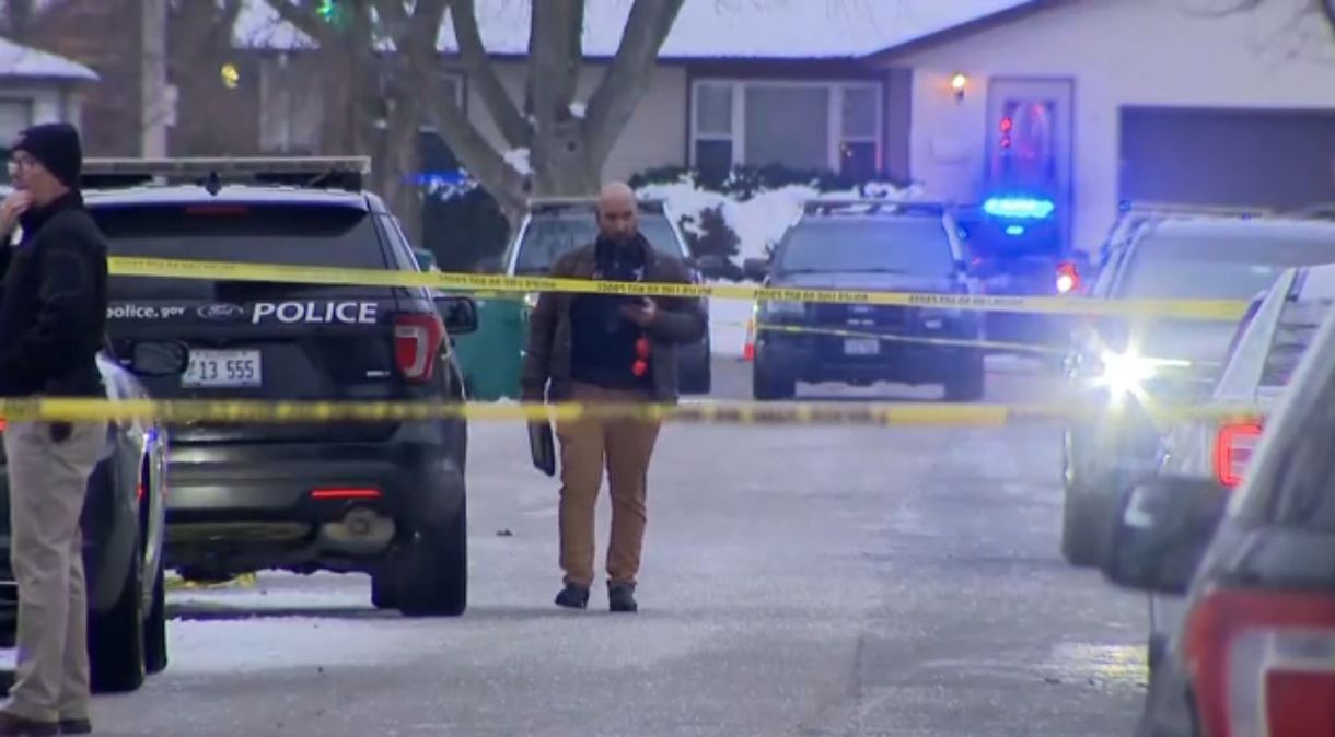 Autoridades investigam a morte de sete pessoas encontradas com marcas de tiros em Illinois, nos EUA