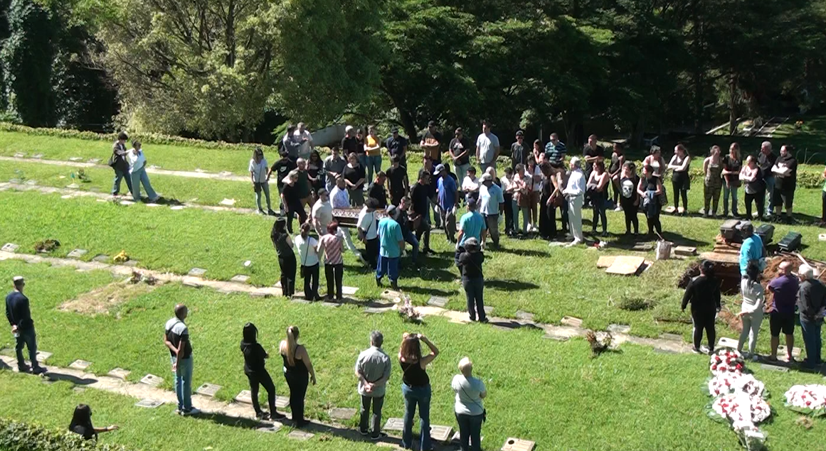 Enterro do empresário Rapahel Torres aconteceu na manhã deste domingo (14), no Cemitério Horto Florestal.
