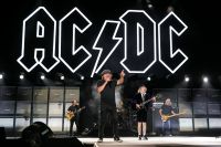 AC/DC irá relançar toda a sua discografia em vinis dourados