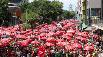 Bloco Pipoca da Rainha com Daniela Mercury arrastou uma multidão para o centro da capital paulista