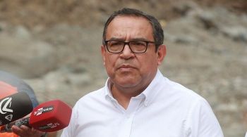 "Enfrentamos gangues organizadas que perturbam a paz e a tranquilidade", disse o presidente do Conselho de Ministros do Peru, Alberto Otálora