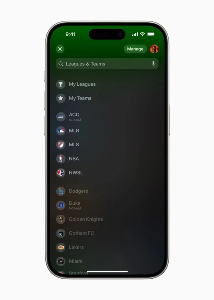 Celular mostra uma imagem do aplicativo Apple Sports