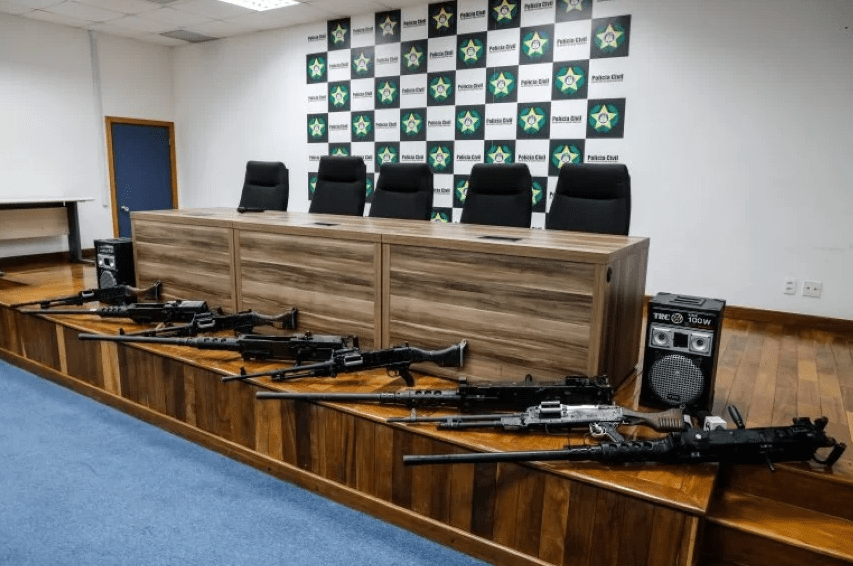 Armas furtadas do Arsenal de Guerra de São Paulo, recuperadas pela polícia do Rio de Janeiro em outubro