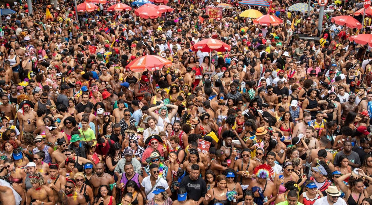 453 blocos desfilam pelas ruas da cidade do Rio de Janeiro no período do carnaval