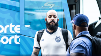 Danilo Fernandes comentou ataque sofrido pelo elenco do Fortaleza, na semana passada; em 2022, o ônibus do time baiano foi alvo de violência