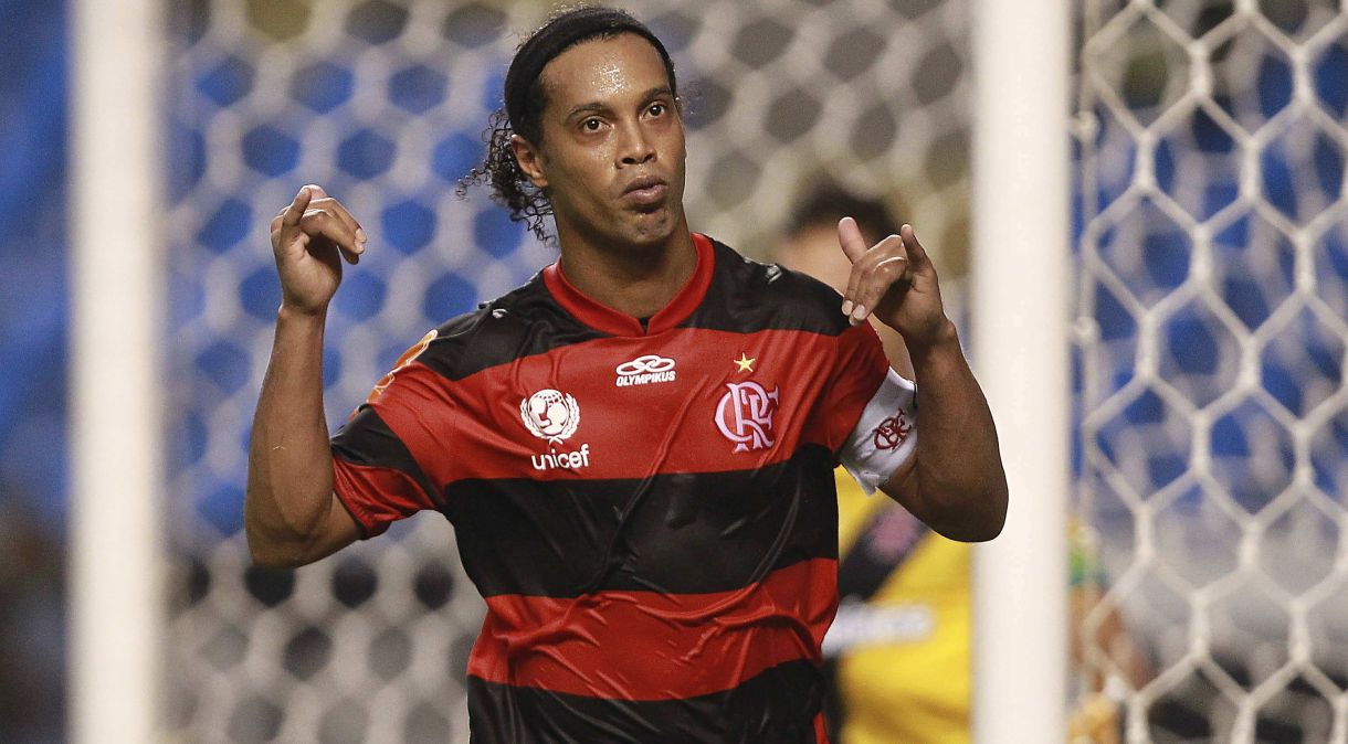 Ronaldinho Gaúcho com a camisa do Flamengo