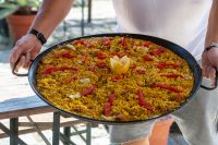 Arroz de paella pode "desaparecer" da Espanha, alertam agricultores enfurecidos com a União Europeia