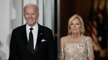 Presidente dos EUA é casado com Jill Biden há 47 anos; livro sobre a primeira-dama destaca o romance entre os dois