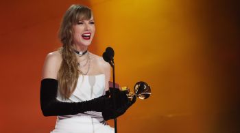 Taylor Swift foi a principal vencedora da noite, levando quatro gramofone para casa, entre eles Álbum do Ano