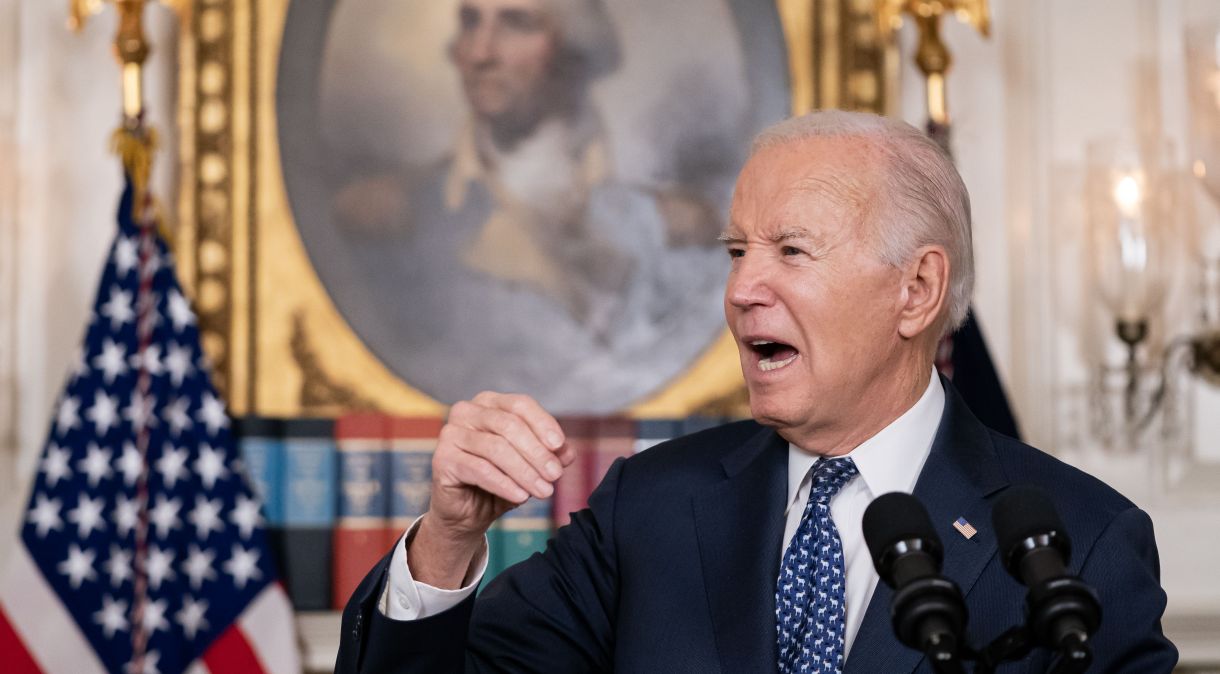 O presidente dos EUA, Joe Biden, faz comentários na Sala de Recepção Diplomática da Casa Branca em 8 de fevereiro de 2024.