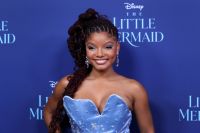 Halle Bailey, de "A Pequena Sereia", celebra maternidade: "Muito feliz"