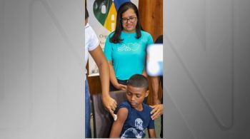 Imunização foi iniciada na tarde desta quinta-feira (15). A Bahia já teve duas mortes e capital contabiliza 158 casos confirmados da doença, entre 31 de dezembro e 10 de fevereiro