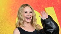 Kylie Minogue diz que está curtindo solteirice aos 55 anos