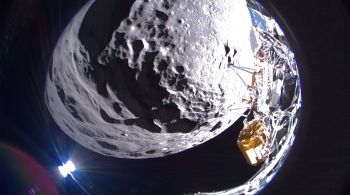 O módulo robótico não tripulado alcançou a superfície lunar na quinta-feira (22) após um pouso tenso