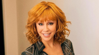 Super Bowl 2024: Reba McEntire diz estar "cantando o Hino Nacional no chuveiro"