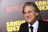 Richard Lewis, comediante de "Curb Your Enthusiasm", morre aos 76 anos