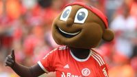 Repórter denuncia importunação sexual de mascote do Inter durante GreNal