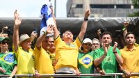 Após ato na Paulista, Bolsonaro celebra em pizzaria com Tarcísio, Nunes e outros aliados