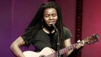 Tracy Chapman se apresentará no Grammy com Luke Combs