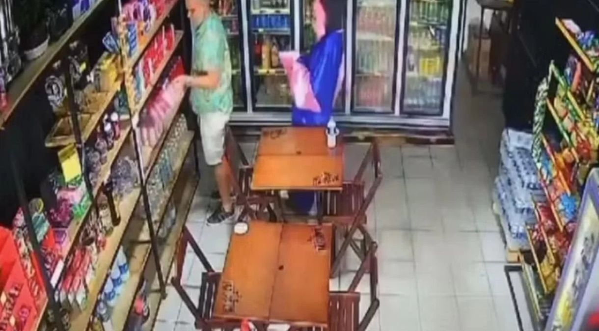 Homem fantasiado matou uma pessoa em loja de conveniência em Olinda (PE)