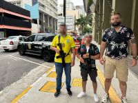 Policiais disfarçados de foliões prendem ladrões nos blocos de Carnaval em SP