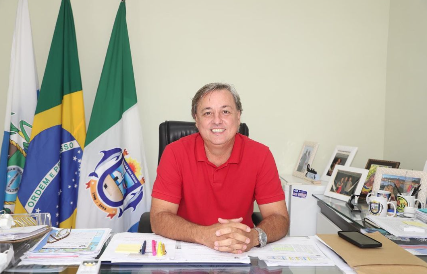 Alexandre Martins, prefeito de Búzios, nega que tenha comprado votos