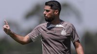 Corinthians anuncia António Oliveira como novo técnico