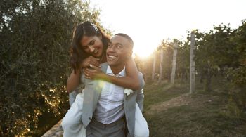Segundo dados, os níveis de felicidade são de 12% a 24% mais elevados em quem é casado em comparação com quem não é