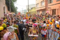 Pré-Carnaval: veja os blocos de rua que desfilam em SP e no RJ neste domingo