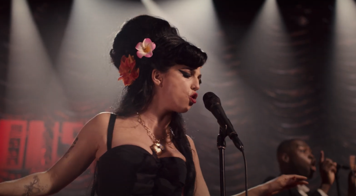 Marisa Abela como Amy Winehouse em novo trailer de "Back to Black"
