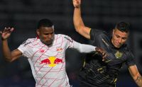 Nos pênaltis, Red Bull Bragantino elimina Águilas Doradas e avança na Libertadores