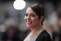 Olivia Colman diz que ganharia mais dinheiro se fosse homem