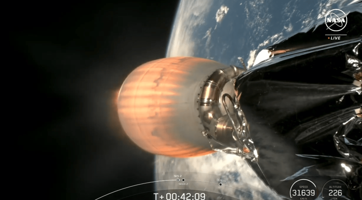 O módulo lunar Odysseus, desenvolvido pela empresa Intuitive Machines, com sede em Houston, é lançado no topo de um foguete SpaceX Falcon 9 em Cabo Canaveral, Flórida, em 15 de fevereiro de 2024