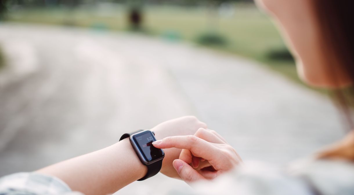 Relógios inteligentes são usados para rastrear atividades físicas e parâmetros de saúde