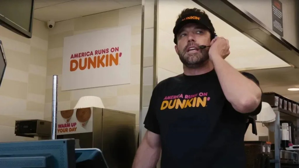 Ben Affleck em comercial da Dunkin' para o Super Bowl de 2023